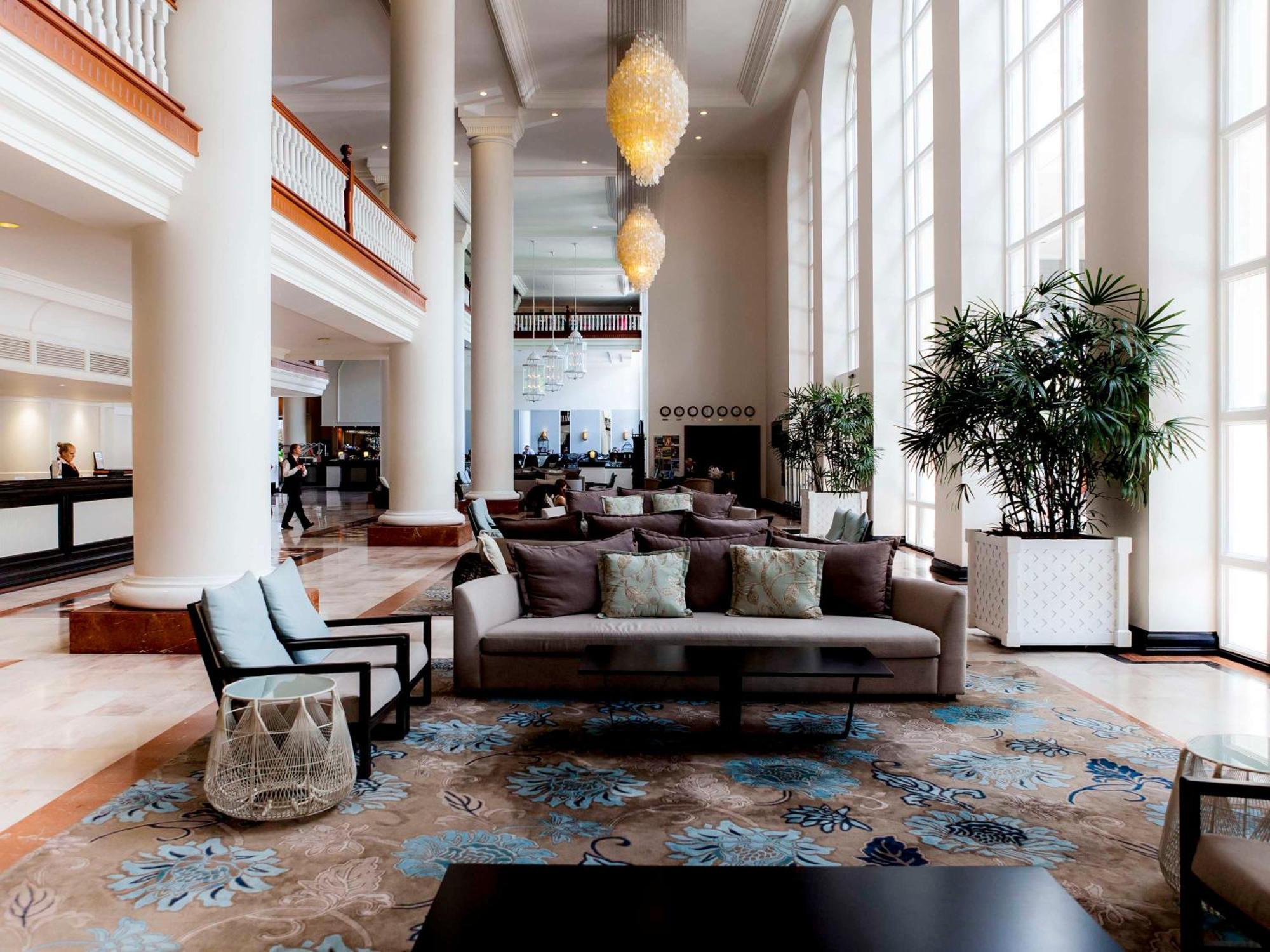 Pullman Cairns International Hotell Exteriör bild The lobby of the hotel