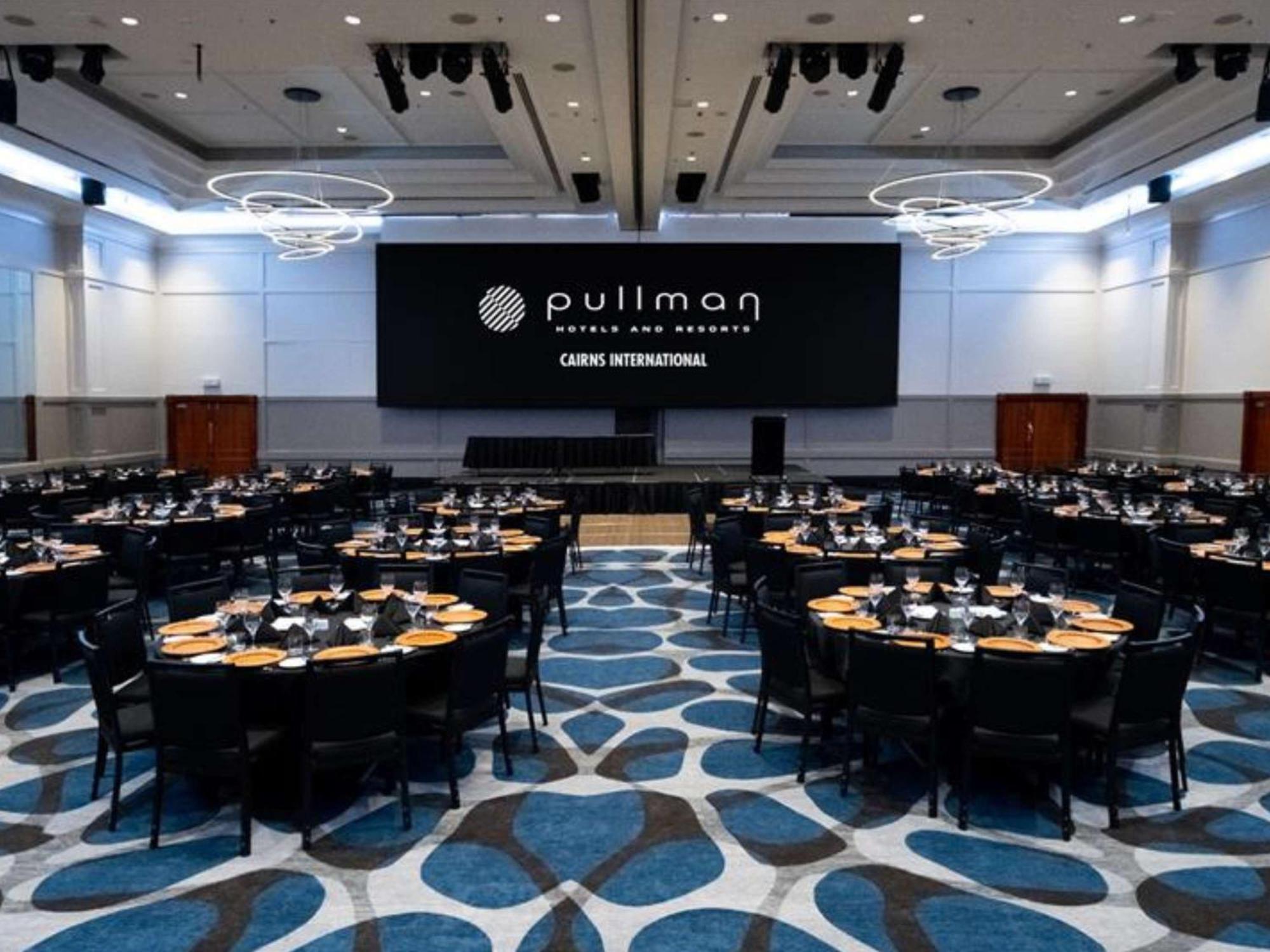 Pullman Cairns International Hotell Exteriör bild The International Ballroom