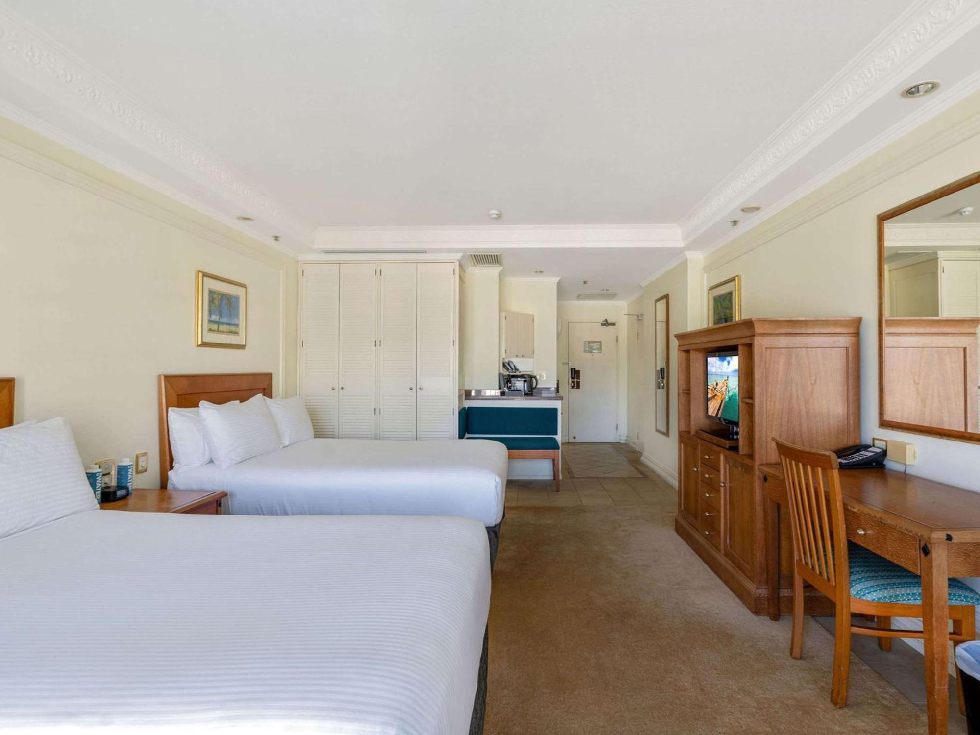 Pullman Cairns International Hotell Exteriör bild A room at the hotel